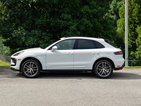 New 2025 Porsche Macan image 2