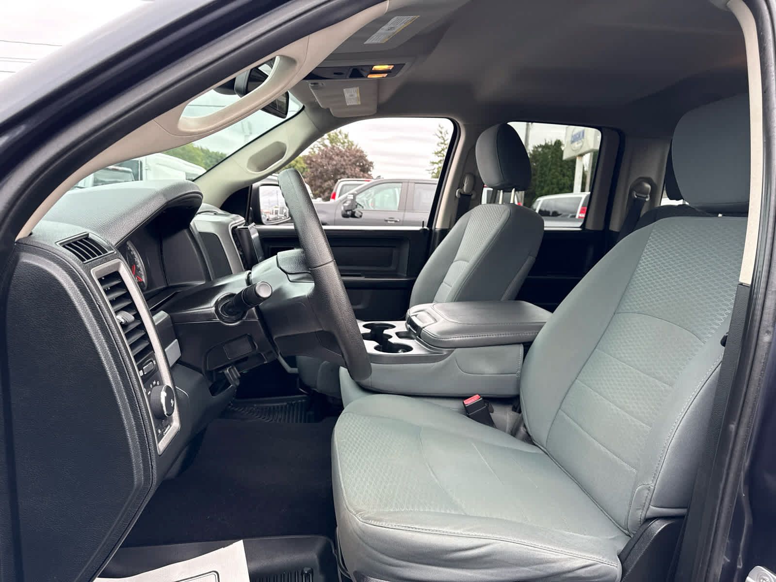 Used 2015 RAM 1500 Express AWD/4WD image 11