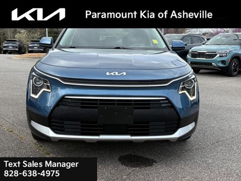Certified 2023 Kia Niro EX FWD image 2