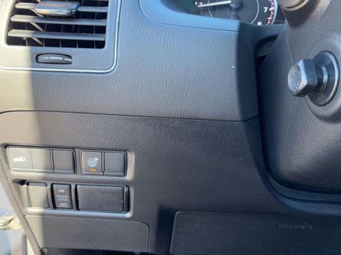 Used 2021 Nissan Armada SL w/ Captain's Chairs Package image 28