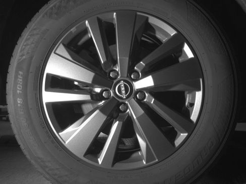 Used 2025 Nissan Pathfinder SV FWD image 18