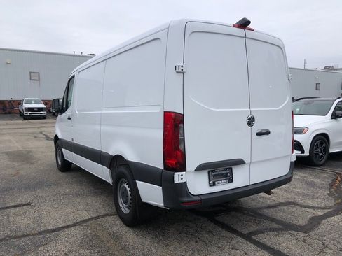 Used 2019 Freightliner Sprinter 2500 w/ Driver Convenience Package image 4