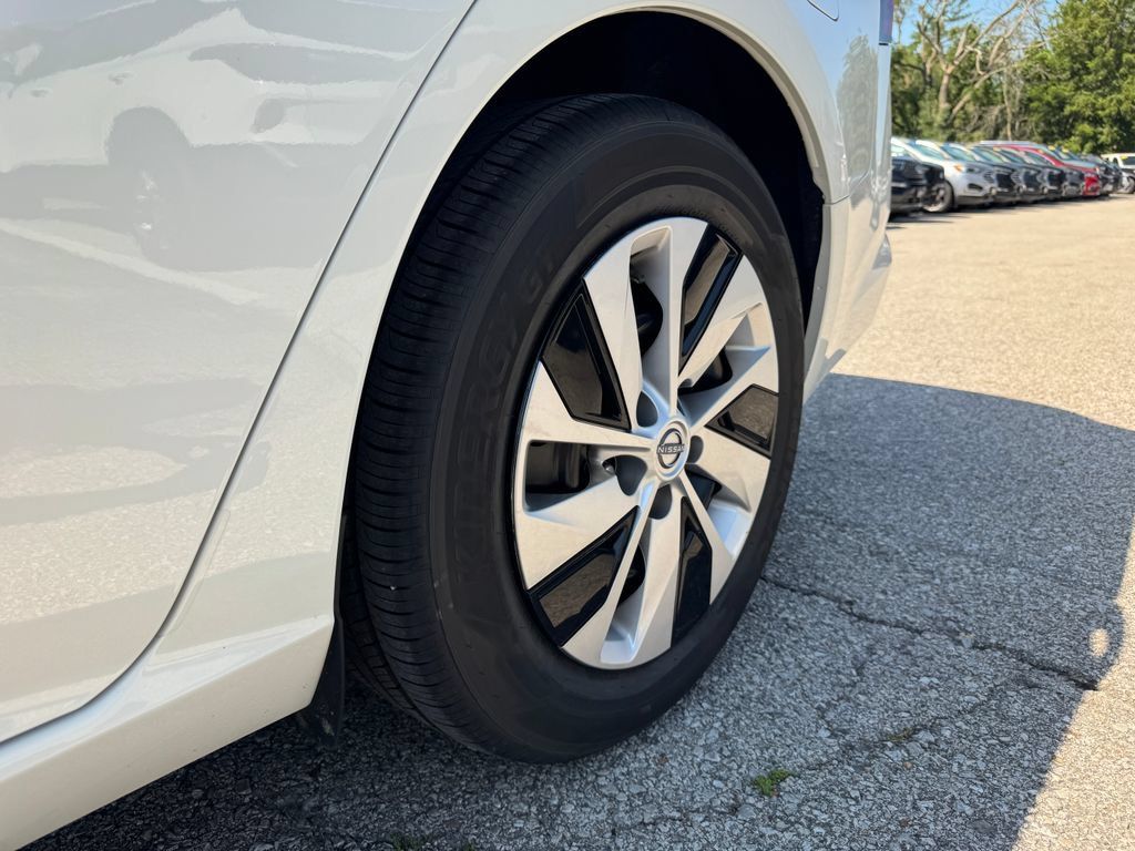 Used 2025 Nissan Altima 2.5 S FWD image 9