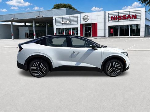 New 2026 Nissan Leaf SV+ w/ Floor Mat Package (SV+) FWD image 3