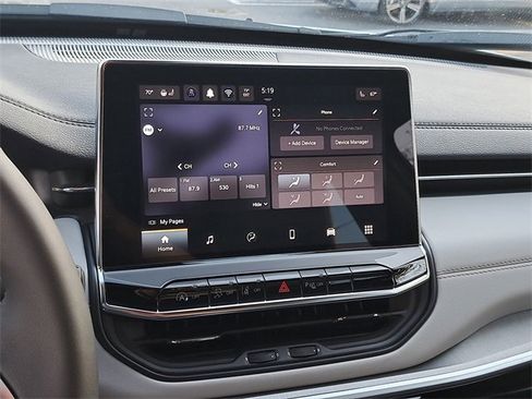 Used 2025 Jeep Compass Limited image 27