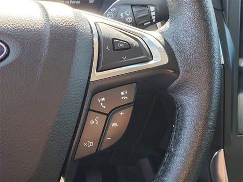 Used 2024 Ford Edge Titanium image 13