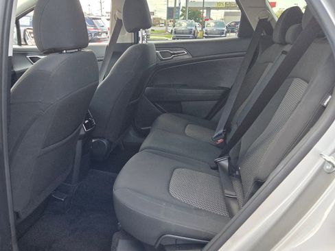 Used 2025 Kia Sportage LX FWD image 6