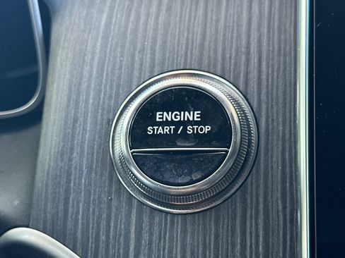 Certified 2025 Mercedes-Benz GLC 350e 4MATIC image 17