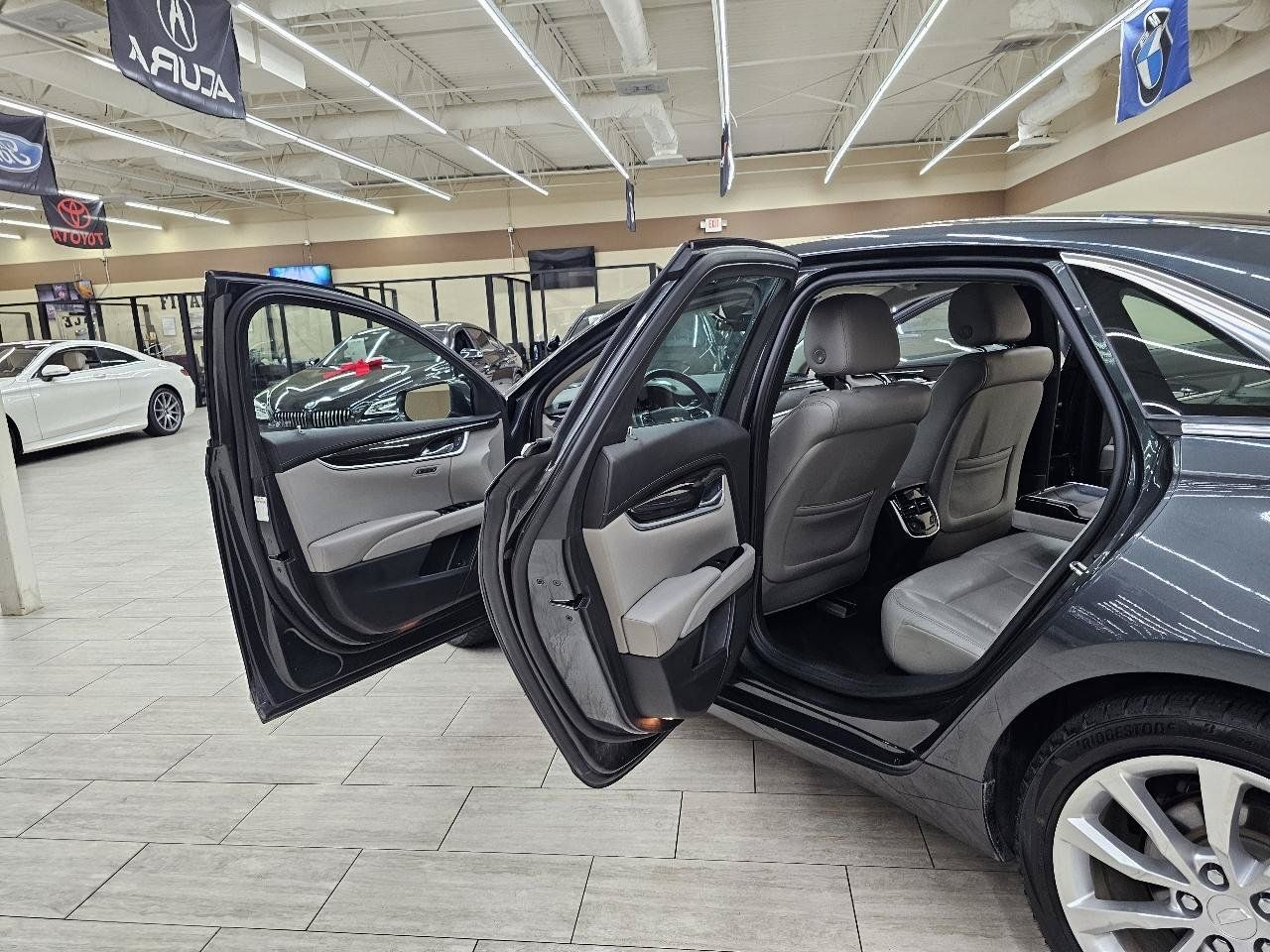 Used 2017 Cadillac XTS Luxury FWD image 14