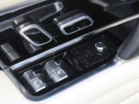 Used 2023 Land Rover Range Rover SE image 15