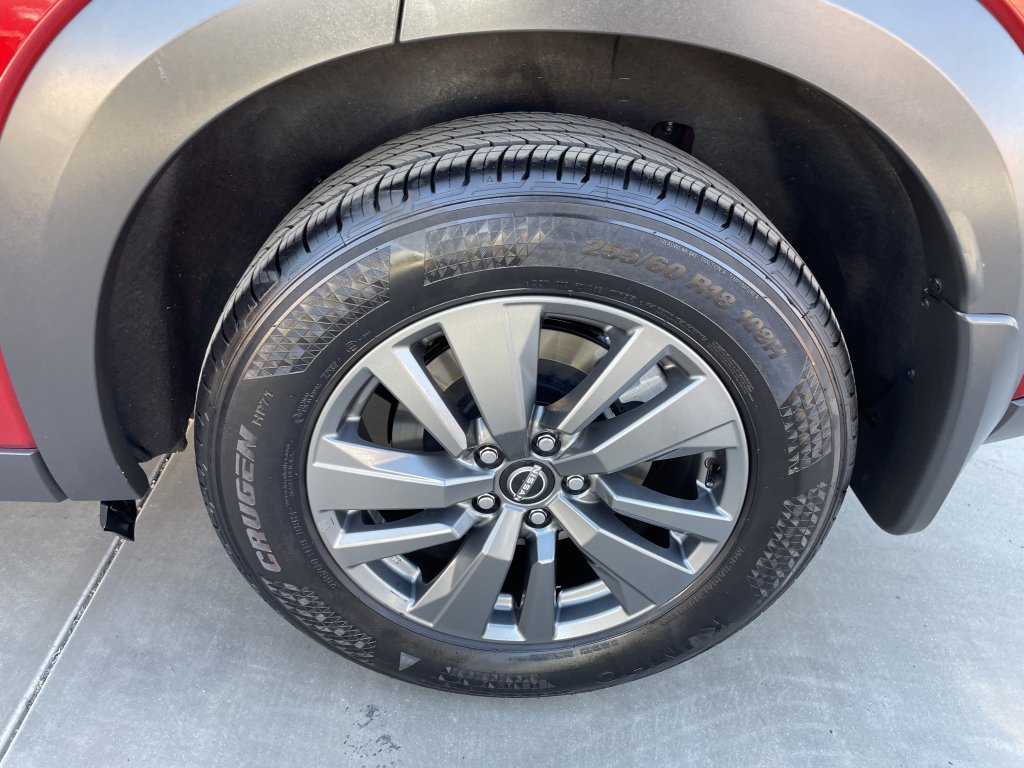 Used 2024 Nissan Pathfinder SV w/ Lighting Package (N92) FWD image 45