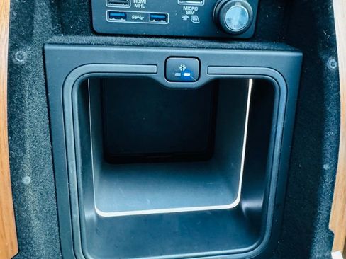 Used 2018 Land Rover Range Rover Long Wheelbase Autobiography image 25