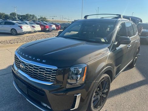 Used 2021 Kia Telluride SX w/ SX Prestige Package AWD/4WD image 2