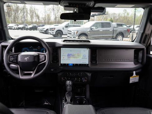 New 2026 Ford Bronco Badlands w/ Sasquatch Package AWD/4WD image 19