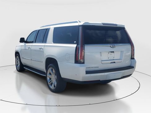 Used 2018 Cadillac Escalade ESV Luxury image 5