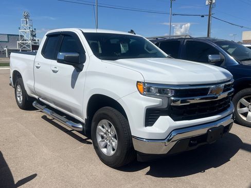 Used 2023 Chevrolet Silverado 1500 LT AWD/4WD image 2