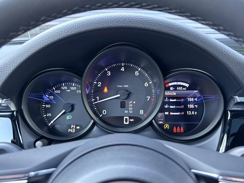Certified 2026 Porsche Macan AWD/4WD image 13