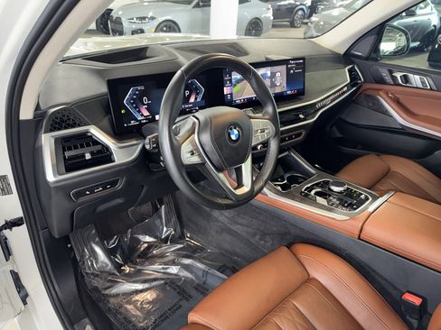 Certified 2025 BMW X7 xDrive40i w/ Premium Package image 21