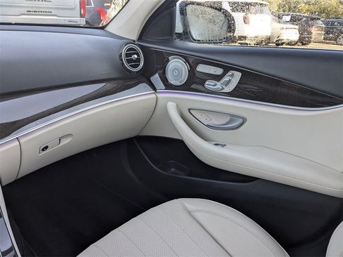 Used 2020 Mercedes-Benz E 350 Sedan image 16