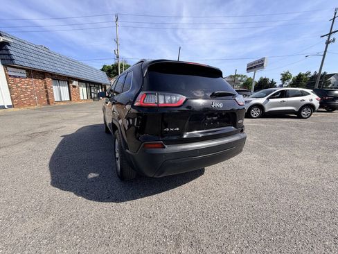 Used 2019 Jeep Cherokee Latitude Plus w/ Cold Weather Group AWD/4WD image 27