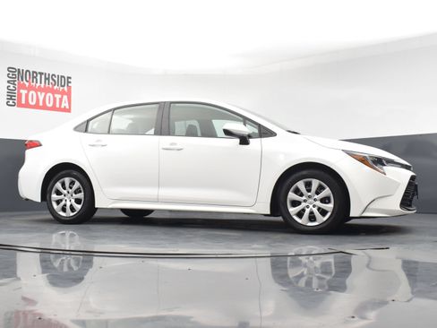 Used 2025 Toyota Corolla LE w/ Convenience Package FWD image 27