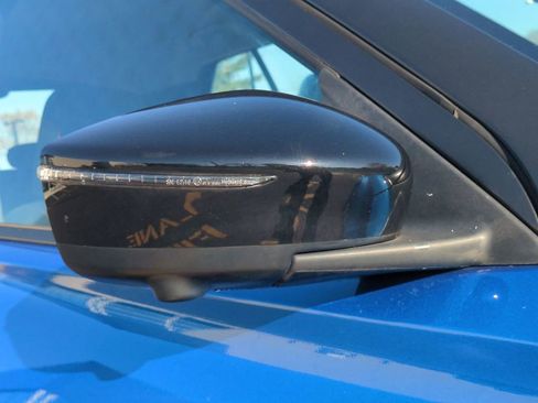 Used 2024 Nissan Kicks SR image 12