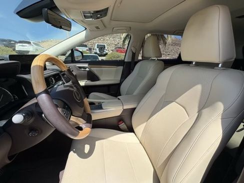 Used 2020 Lexus RX 350L Premium w/ Premium Package AWD/4WD image 9