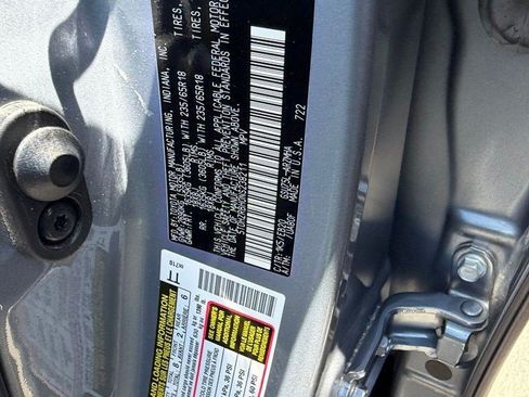 Used 2022 Toyota Highlander XLE AWD/4WD image 8