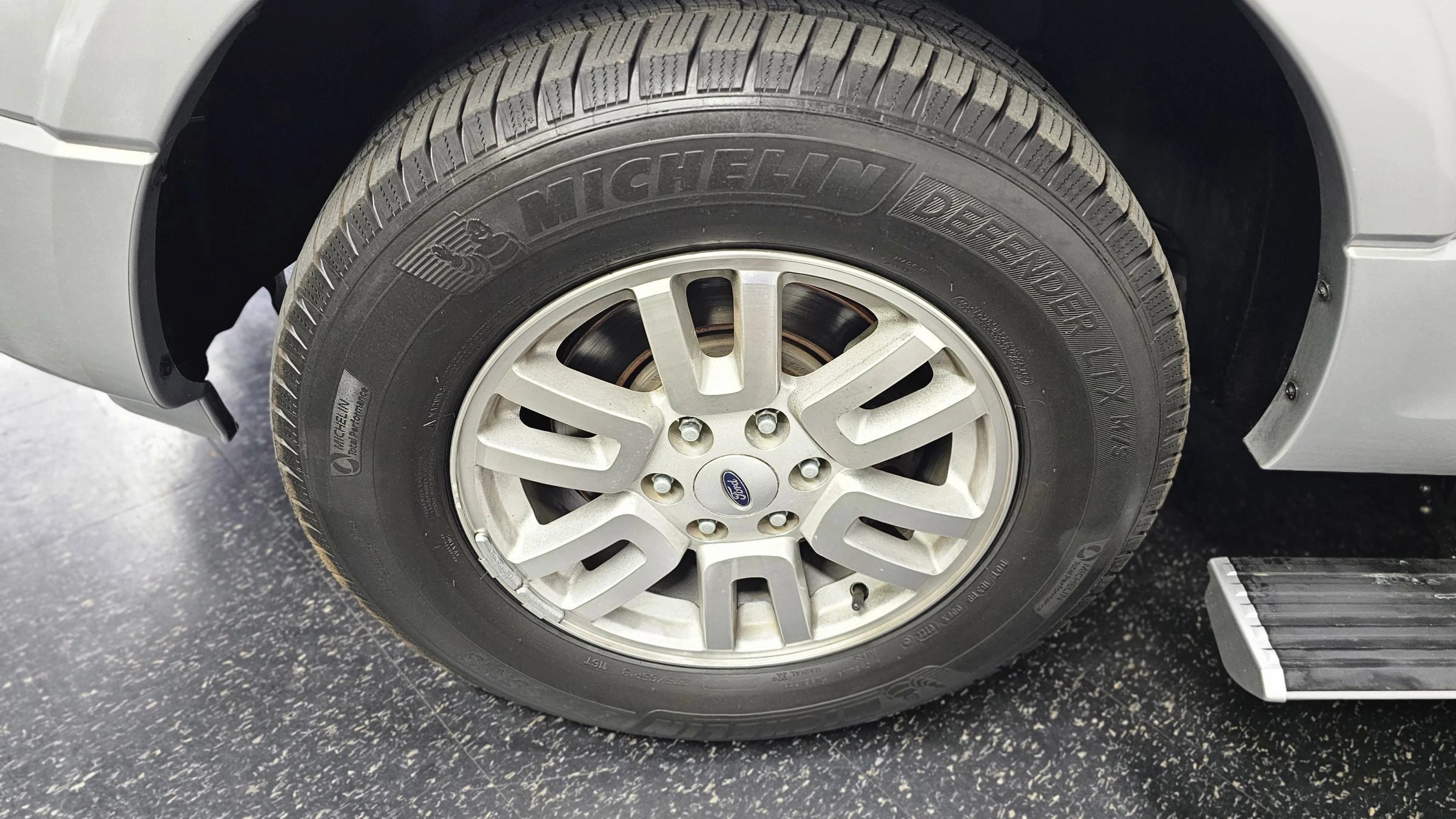 Used 2014 Ford Expedition Limited w/ Equipment Group 301A RWD image 6