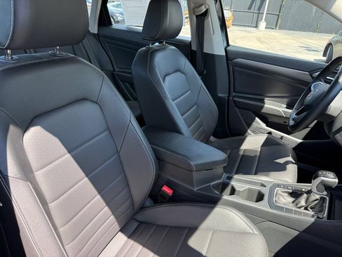 Used 2024 Volkswagen Jetta SE FWD image 18