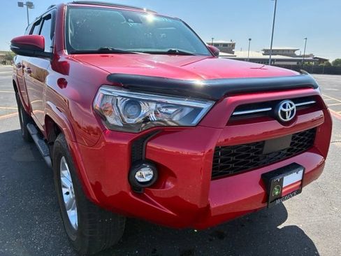 Used 2022 Toyota 4Runner SR5 Premium w/ Moonroof Package RWD image 8