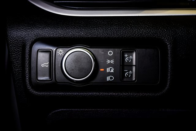 Used 2024 Ford Explorer XLT RWD image 17