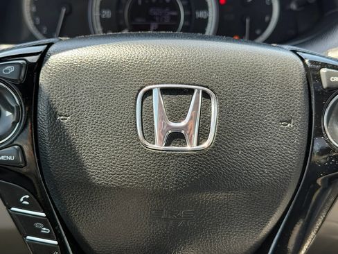 Used 2016 Honda Accord EX image 30