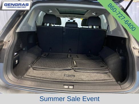Used 2022 Volkswagen Tiguan SE AWD/4WD image 35