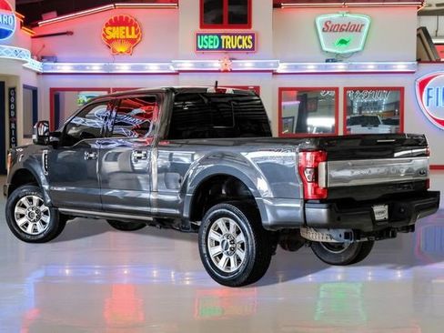 Used 2019 Ford F250 Platinum w/ Platinum Ultimate Package image 4