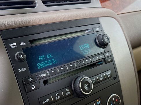 Used 2010 GMC Yukon SLT w/ SLT-2 Equipment Package image 14