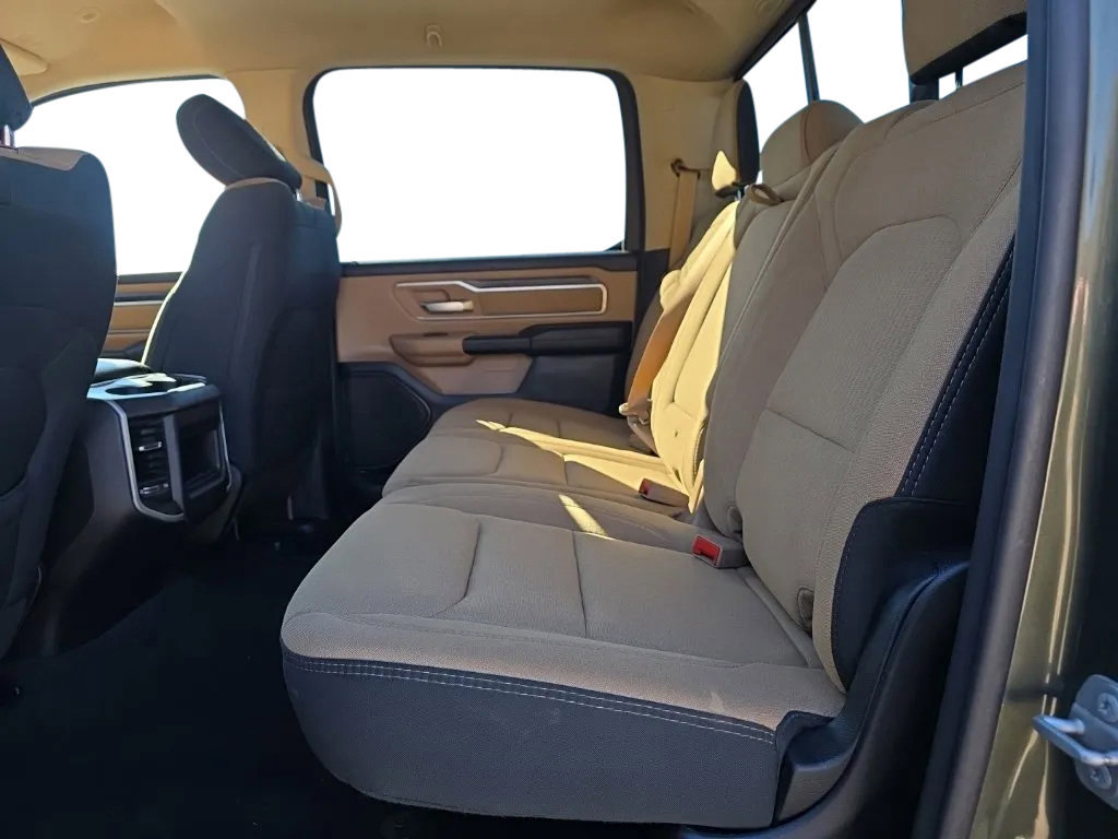 Used 2020 RAM 1500 Big Horn AWD/4WD image 17