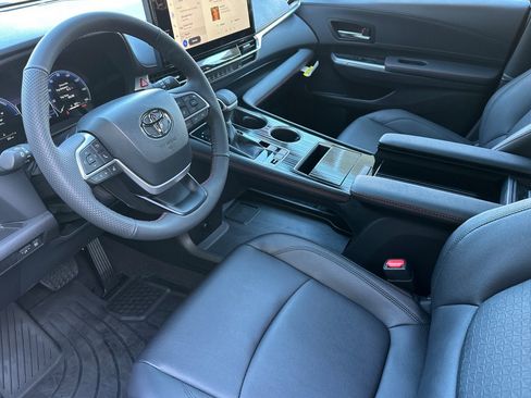 New 2026 Toyota Sienna XSE FWD image 11