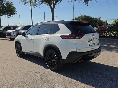 Certified 2023 Nissan Rogue SV w/ SV Premium B Package FWD image 6