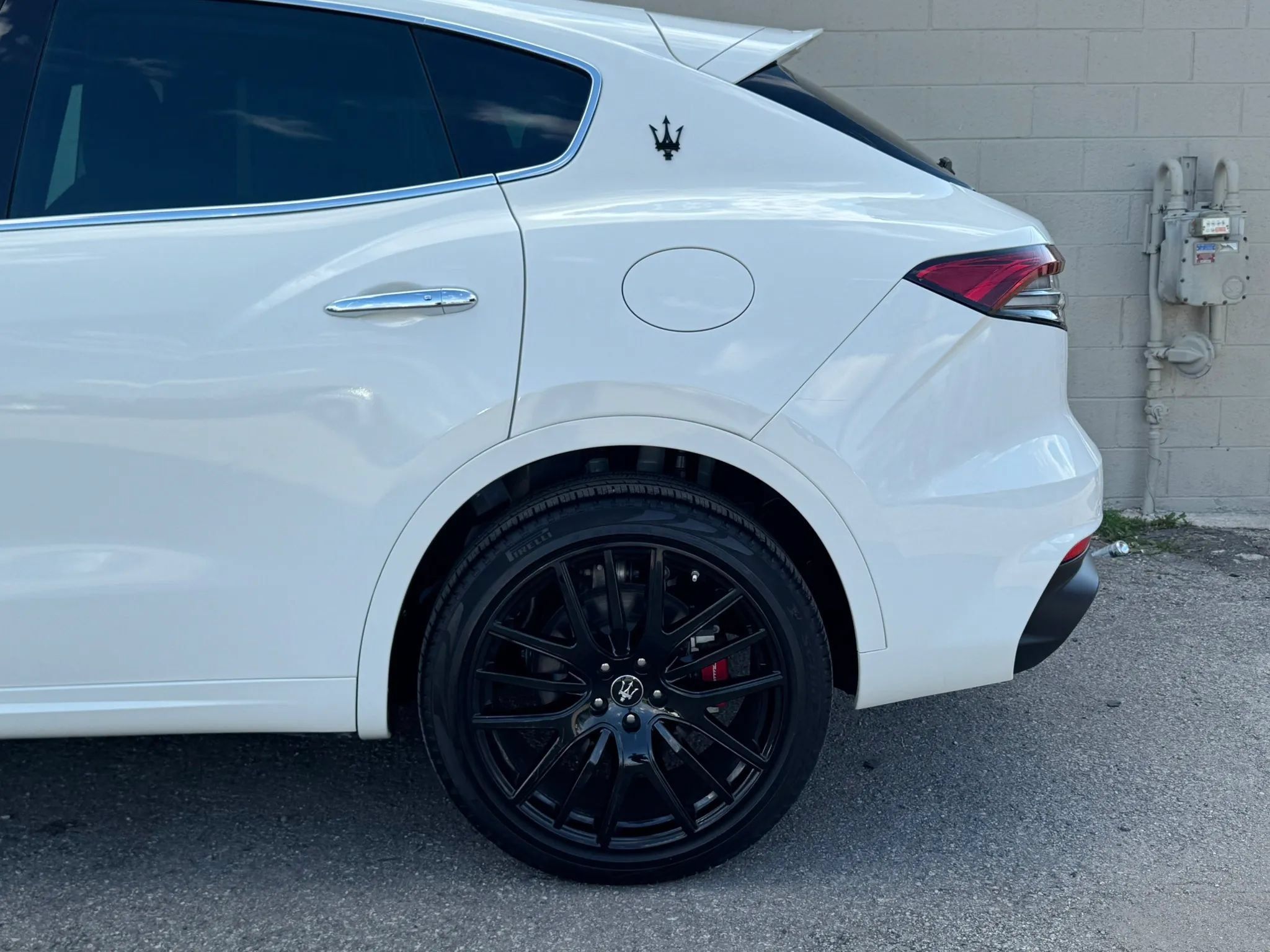Used 2024 Maserati Levante Modena Ultima AWD/4WD image 4