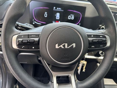 Used 2025 Kia Sportage LX FWD image 25