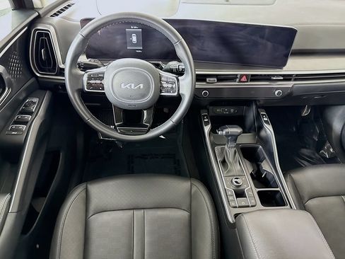 Used 2025 Kia Sorento S AWD/4WD image 3