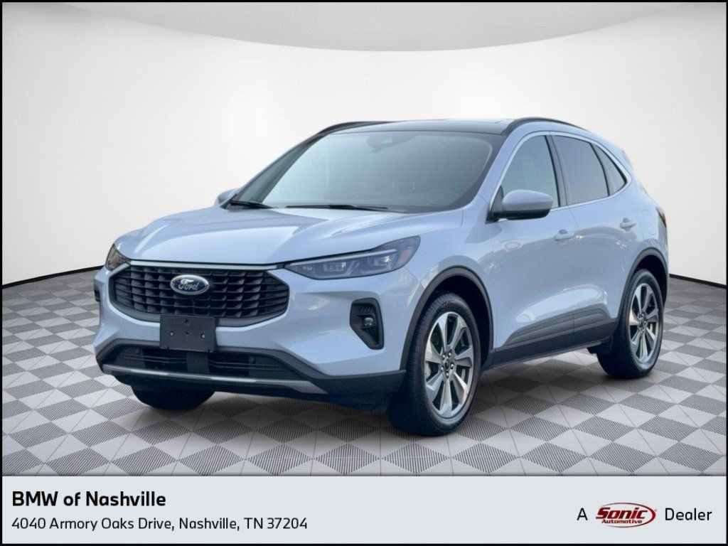 Used 2025 Ford Escape Platinum AWD/4WD image 1