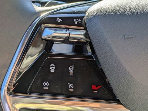 New 2026 Cadillac Vistiq Sport w/ LPO, Floor Liner Package image 27