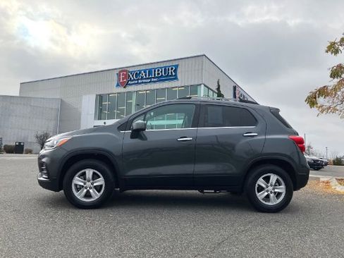 Used 2018 Chevrolet Trax LT w/ LT Convenience Package image 49