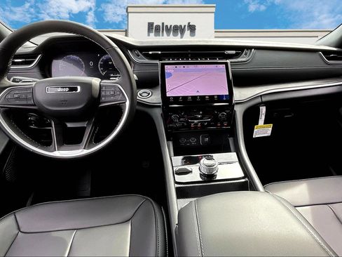 New 2025 Jeep Grand Cherokee Limited image 5
