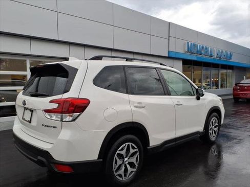 Used 2021 Subaru Forester Premium AWD/4WD image 7