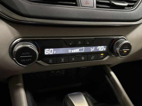 Used 2019 Nissan Altima 2.5 SV FWD image 16