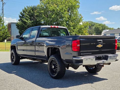 Used 2018 Chevrolet Silverado 2500 W/T AWD/4WD image 8