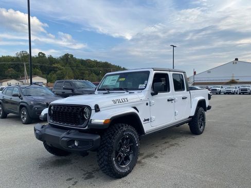 New 2025 Jeep Gladiator Sport AWD/4WD image 5